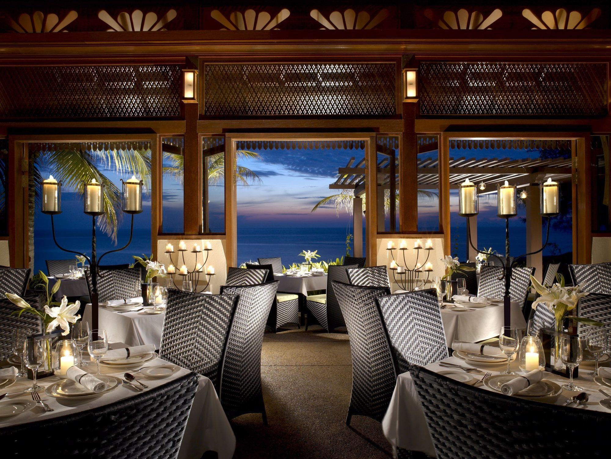 Tanjong Jara Resort, Terengganu - A Small Luxury Hotels Of The World Дунґун Ресторан фото The Beach Club at The Four Seasons Resort Maui
