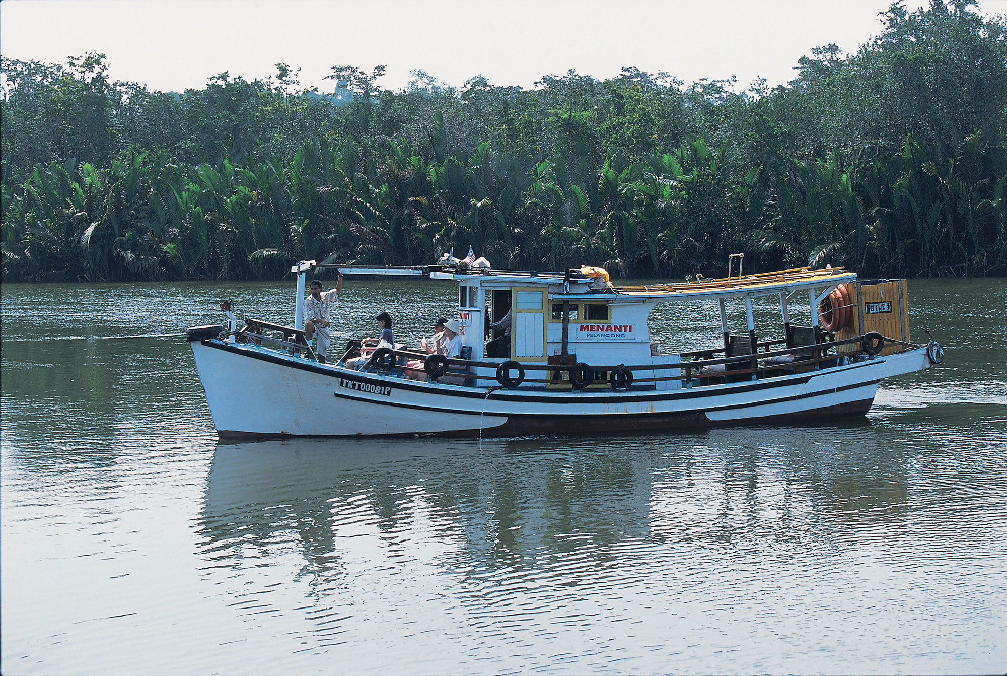Tanjong Jara Resort, Terengganu - A Small Luxury Hotels Of The World Дунґун Екстер'єр фото A fishing boat in the backwaters of Kerala