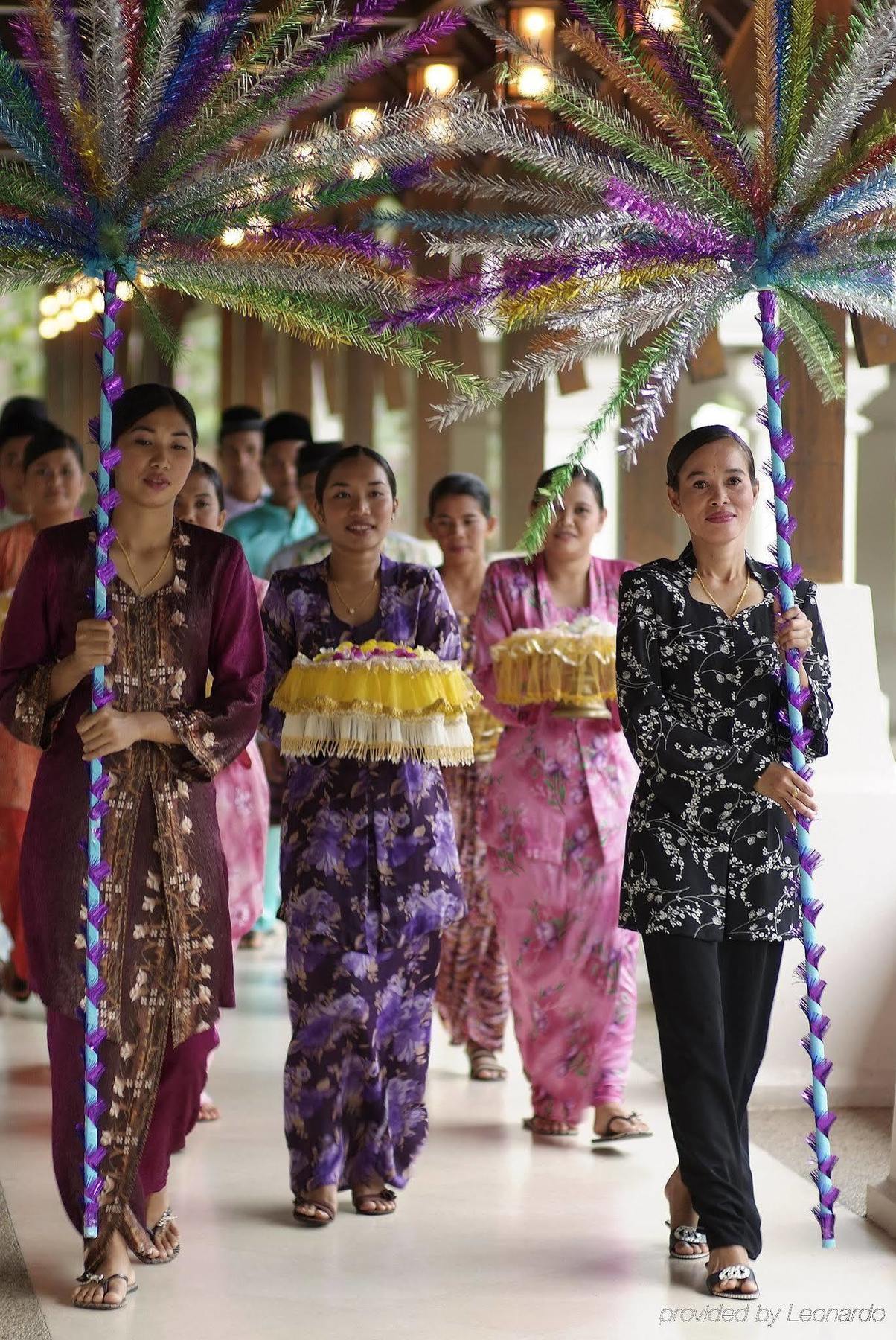 Tanjong Jara Resort, Terengganu - A Small Luxury Hotels Of The World Дунґун Екстер'єр фото A traditional Javanese wedding procession